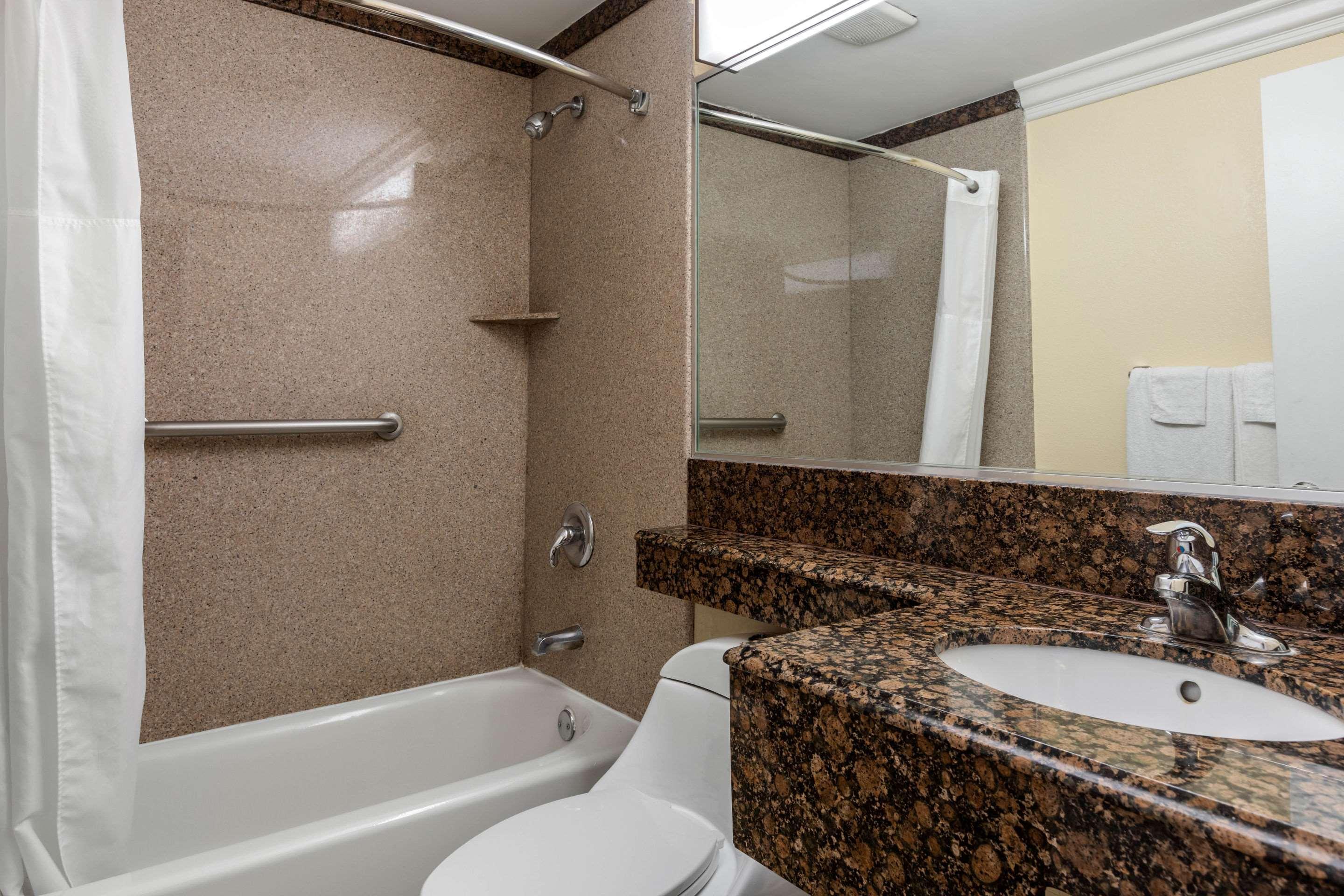 Quality Inn Lomita-Los Angeles South Bay Exterior photo